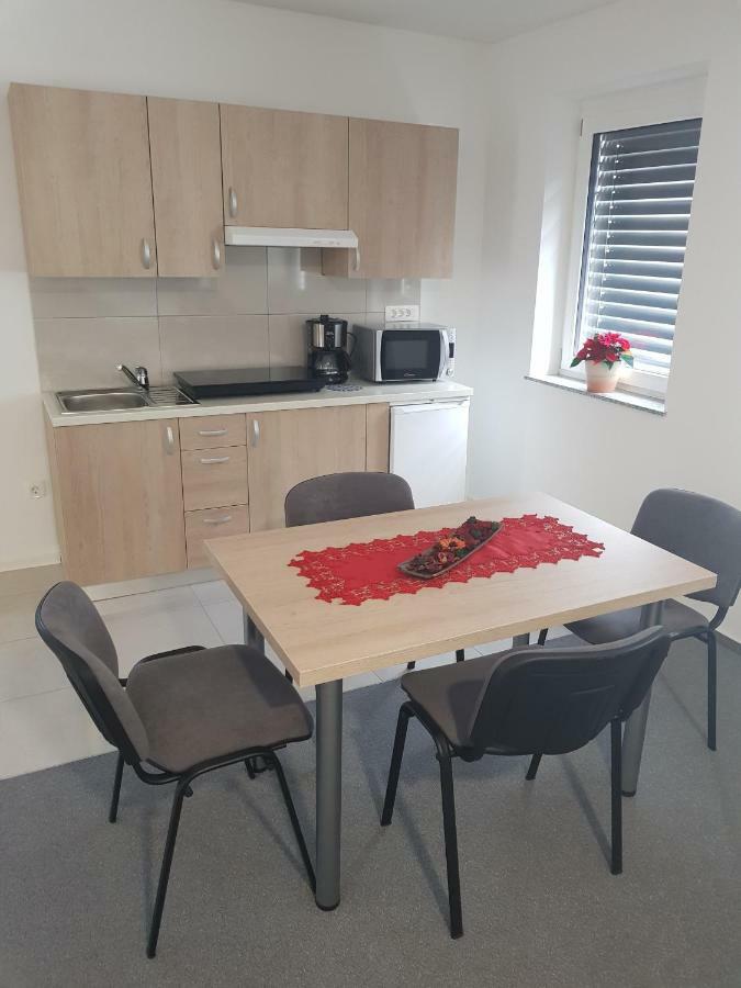 Apartmaji Jankovic Logatec Exterior photo