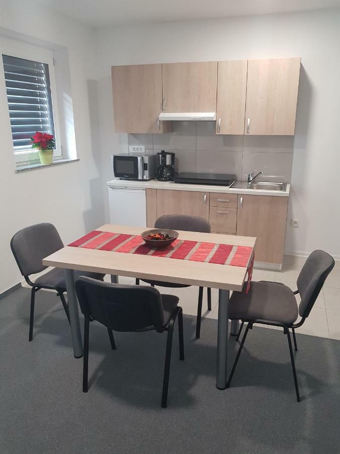 Apartmaji Jankovic Logatec Exterior photo